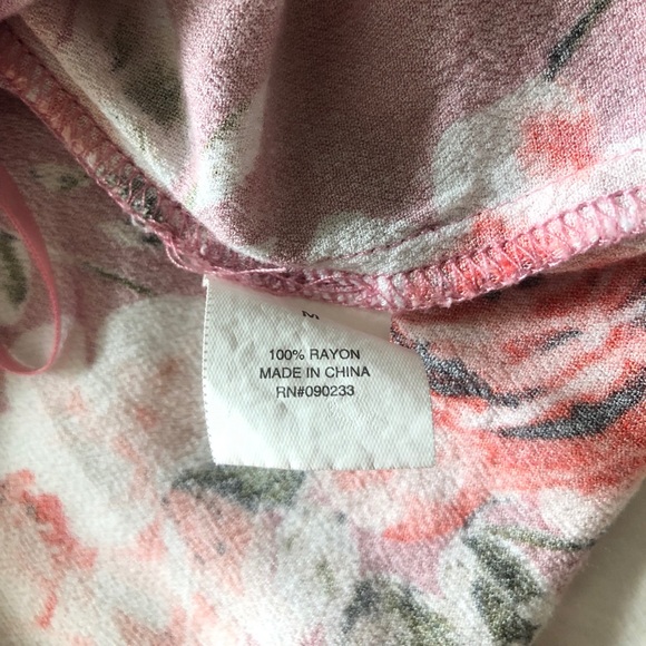 🚫 SOLD Kendall x Kylie Pink  Floral Top - Picture 6 of 7